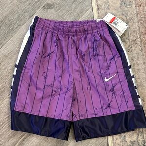 NWT Nike loose fit kids size large shorts